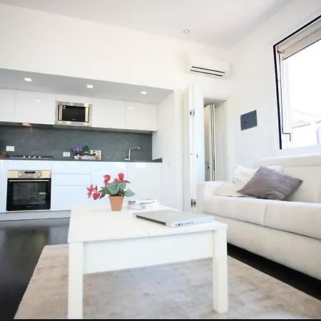 Apartment Rilassante Superattico Con Viste Sulle Coline E Jacuzzi - Perfetta Fuga Romantica *