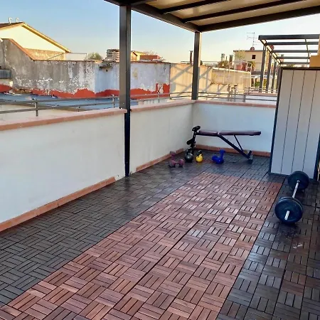 Apartment Rilassante Superattico Con Viste Sulle Coline E Jacuzzi - Perfetta Fuga Romantica